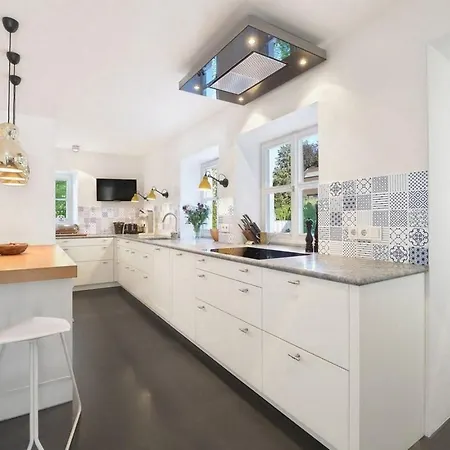 5Br Top-Class House With Garden And Outdoor Pool *