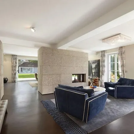 Villa 5Br Top-Class House With Garden And Outdoor Pool